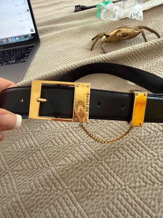 St. John Womens Gold Tone Buckle Belt Size 28 Black Leather Vintage Italy main image 9